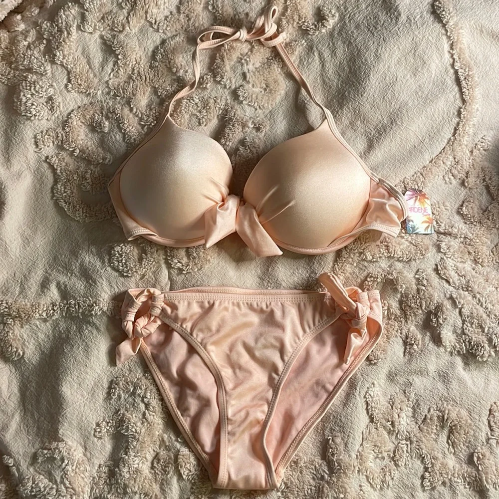 Light Pinkish Peach Bikini - Picture 1 of 8